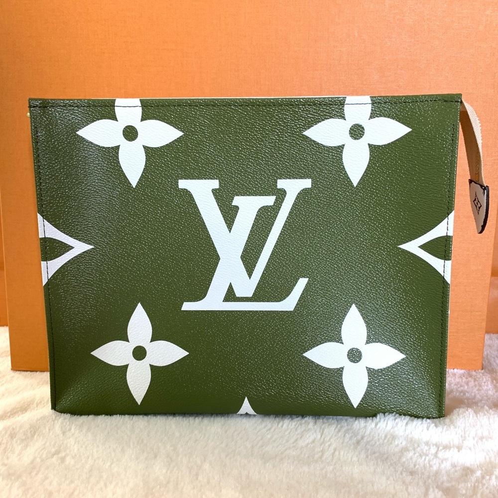 💯 LV Giant Mono Toilette XL. Limited H2F Sold Out